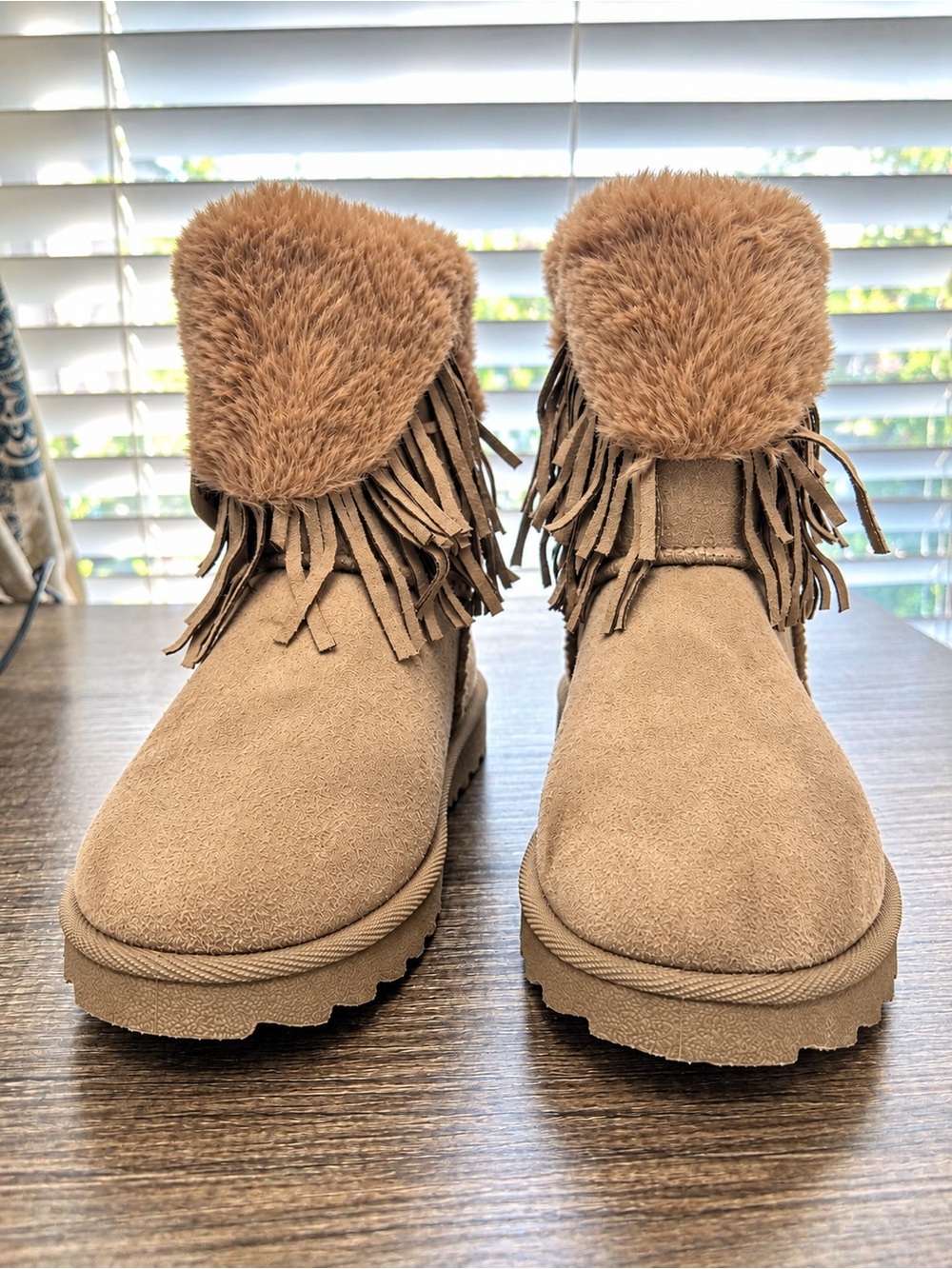 Mudd Tan Faux Suede Fringe Fur Ankle Boots Boho Y2K Cozy Winter Boots size 6